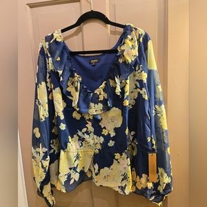 New Maree Pour Toi navy floral top